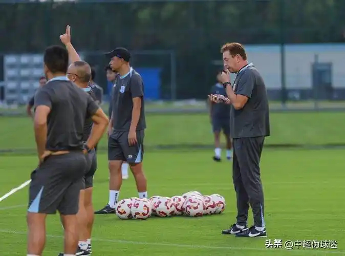 中超焦点战河南队争议判罚不断 积分榜上位升势猛